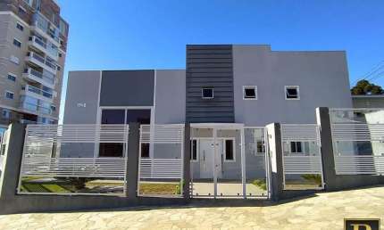 Casa para Venda em Guarapuava, Santa Cruz, 4 dormitórios, 3 suítes, 3 banheiros, 4 vagas