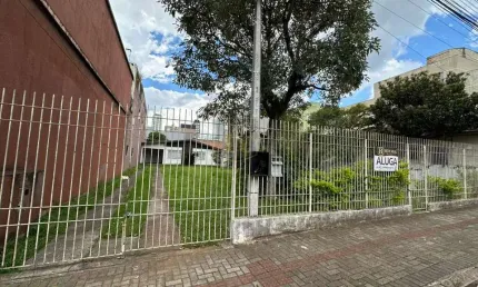 Casa para Venda em Guarapuava, Centro, 2 dormitórios, 1 banheiro, 2 vagas