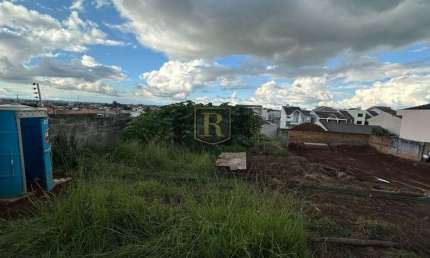 Terreno à venda na Rua Juvenal de Assis Machado, Santana, Guarapuava