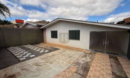 Casa para Venda em Guarapuava, Conradinho, 3 dormitórios, 1 banheiro, 4 vagas
