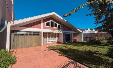 Casa para Venda em Guarapuava, Centro, 3 dormitórios, 1 suíte, 6 vagas