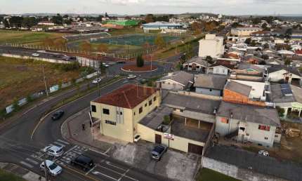 Imóvel Comercial para Venda em Guarapuava, Centro, 4 dormitórios, 1 suíte, 1 vaga