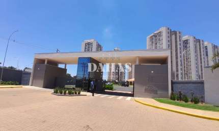 Apartamento em Cristiano de Carvalho  com area de lazer
