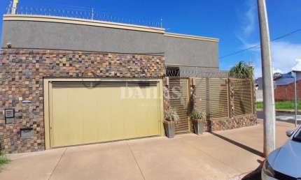 Casa com 4 quartos à venda no Nobre Ville, Barretos 