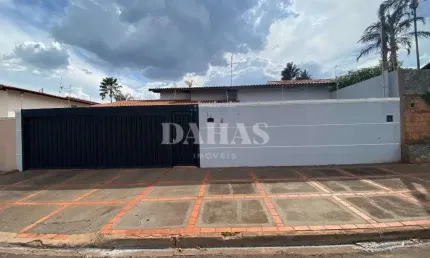 Casa com 3 quartos à venda no Centro, Barretos 