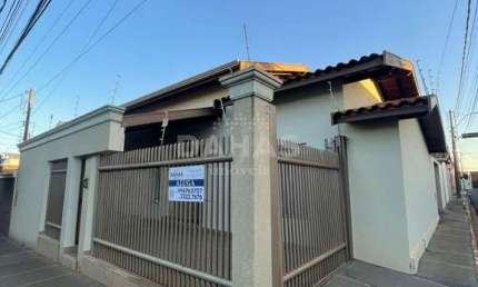Casa com 3 quartos para alugar no Fortaleza, Barretos 