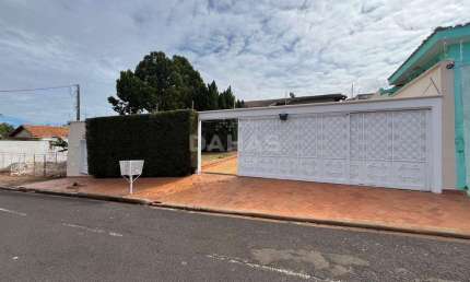 Casa com 6 quartos para alugar no Primavera, Barretos 