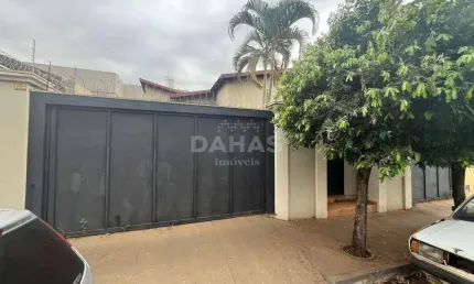 Casa com 3 quartos à venda no Centro, Barretos 