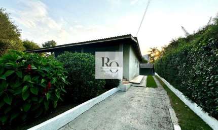 Casa estilo Chácara 950 metros terreno 180 metros construídos 3 quartos (1suíte)