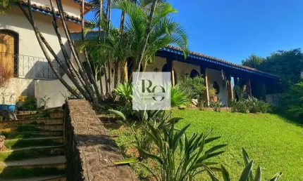 Casa estilo Chácara 924 metros e bem no meio do centro da cidade Atibaia/ SP