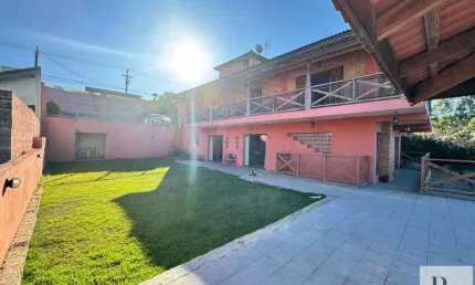 OPORTUNIDADE ótima Casa estilo Rústica com Conforto e bem espaçosa são 6 Quartos