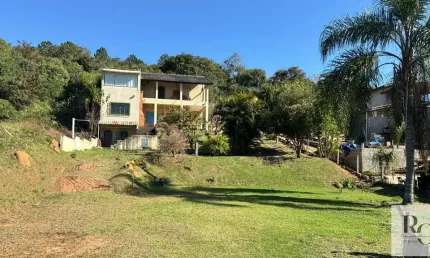 Casa com vista espetacular da represa, 3 suítes, com quase 2.000 metros terreno