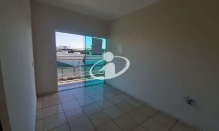 Apartamento com 2 quartos para alugar na Cidade Jardim, Uberlândia  por R$ 1.400