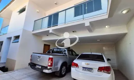 Casa com 4 quartos para alugar no Daniel Fonseca, Uberlândia  por R$ 8.000