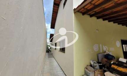 Casa comercial com 1 sala para alugar na Cidade Jardim, Uberlândia  por R$ 7.000