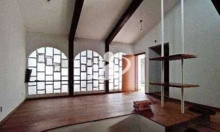 Casa comercial com 3 salas para alugar no Umuarama, Uberlândia  por R$ 12.000