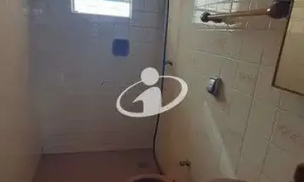 Casa comercial com 1 sala para alugar no Brasil, Uberlândia  por R$ 2.000
