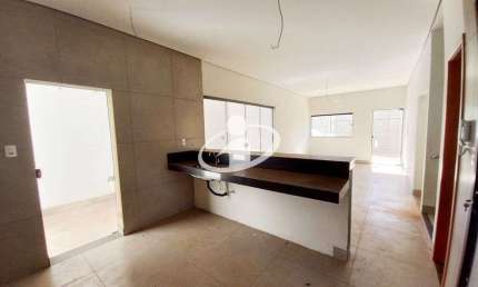 Casa com 3 quartos para alugar no Osvaldo Rezende, Uberlândia  por R$ 3.500