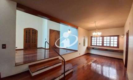 Casa com 4 quartos para alugar no Tabajaras, Uberlândia  por R$ 8.000