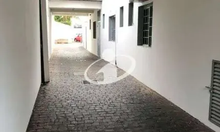 Casa comercial com 6 salas para alugar no Centro, Uberlândia  por R$ 11.000