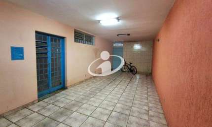 Casa com 5 quartos para alugar no Umuarama, Uberlândia  por R$ 4.000
