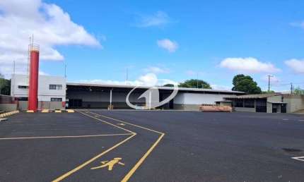 Barracão / Galpão / Depósito com 5 salas para alugar no Tibery, Uberlândia  por R$ 60.000