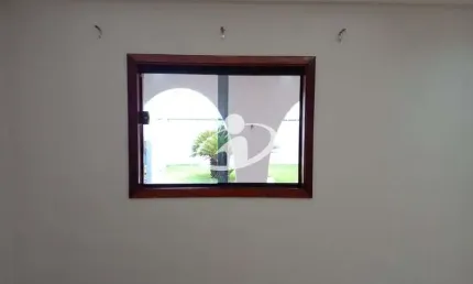 Casa com 3 quartos para alugar na cidade jardim, uberlândia  por r$ 10.000