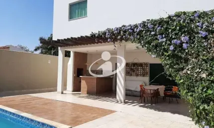 Casa com 3 quartos para alugar no Jardim Karaíba, Uberlândia  por R$ 10.500