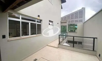 Casa com 3 quartos para alugar na Cidade Jardim, Uberlândia  por R$ 15.000