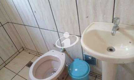 Casa com 3 quartos para alugar no Shopping Park, Uberlândia  por R$ 2.200