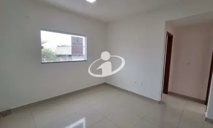 Apartamento com 2 quartos para alugar no Jardim Europa, Uberlândia  por R$ 1.300