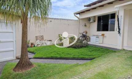 Casa com 4 quartos à venda no Brasil, Uberlândia , 310 m2 por R$ 890.000