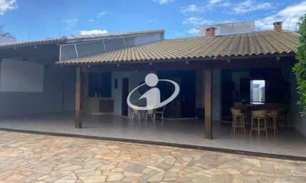 Casa com 4 quartos à venda no Presidente Roosevelt, Uberlândia , 227 m2 por R$ 1.050.000