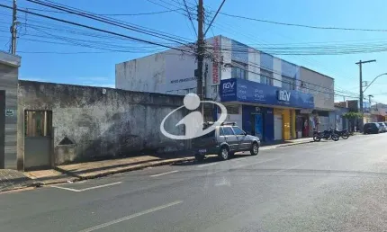 Casa com 3 quartos à venda no Martins, Uberlândia  por R$ 480.000