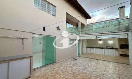 Casa com 3 quartos para alugar no Jaraguá, Uberlândia  por R$ 3.500