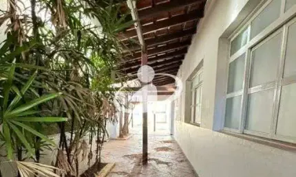 Prédio para alugar no Martins, Uberlândia  por R$ 25.000
