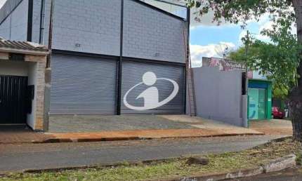 Barracão / Galpão / Depósito para alugar no Taiaman, Uberlândia  por R$ 6.500