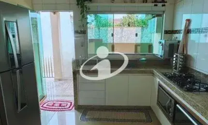 Casa com 3 quartos à venda em Laranjeiras, Uberlândia , 125 m2 por R$ 472.500