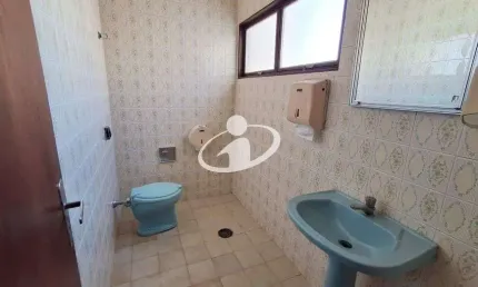 Sala comercial para alugar no Brasil, Uberlândia  por R$ 900