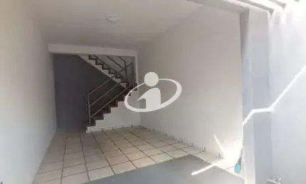 Apartamento com 2 quartos para alugar no Martins, Uberlândia  por R$ 2.000