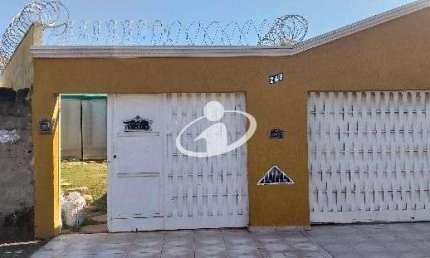 Casa com 3 quartos para alugar no Jardim Patrícia, Uberlândia  por R$ 4.600