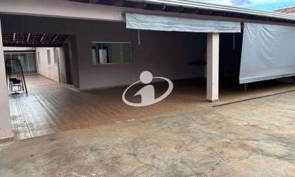 Casa com 3 quartos à venda no Lidice, Uberlândia , 183 m2 por R$ 900.000