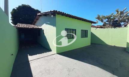 Casa com 3 quartos para alugar no Morumbi, Uberlândia  por R$ 1.400