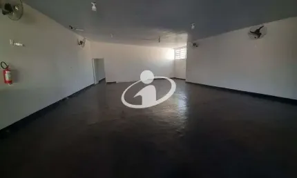 Sala comercial para alugar em Saraiva, Uberlândia  por R$ 4.500