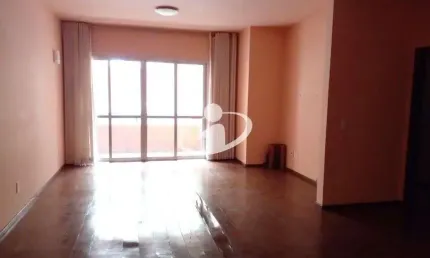 Apartamento com 3 quartos para alugar no Centro, Uberlândia  por R$ 2.000