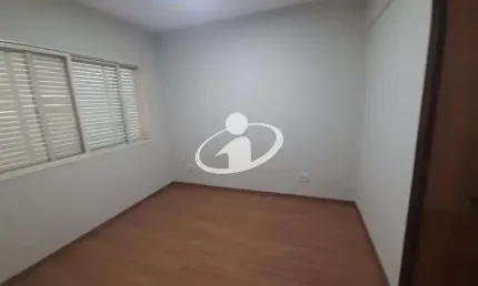 Apartamento com 3 quartos para alugar no Tabajaras, Uberlândia  por R$ 3.200