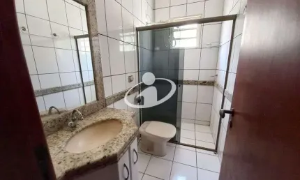 Casa com 3 quartos para alugar no jardim patrícia, uberlândia  por r$ 3.200