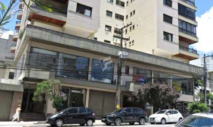 Apartamento com 3 quartos para alugar no Centro, Caxias do Sul  por R$ 3.000