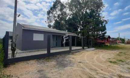Casa com 3 quartos para alugar na Bela Torres, Passo de Torres  por R$ 400