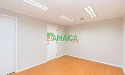 Sobrado à venda no Guabirotuba com 03 quartos - 5113